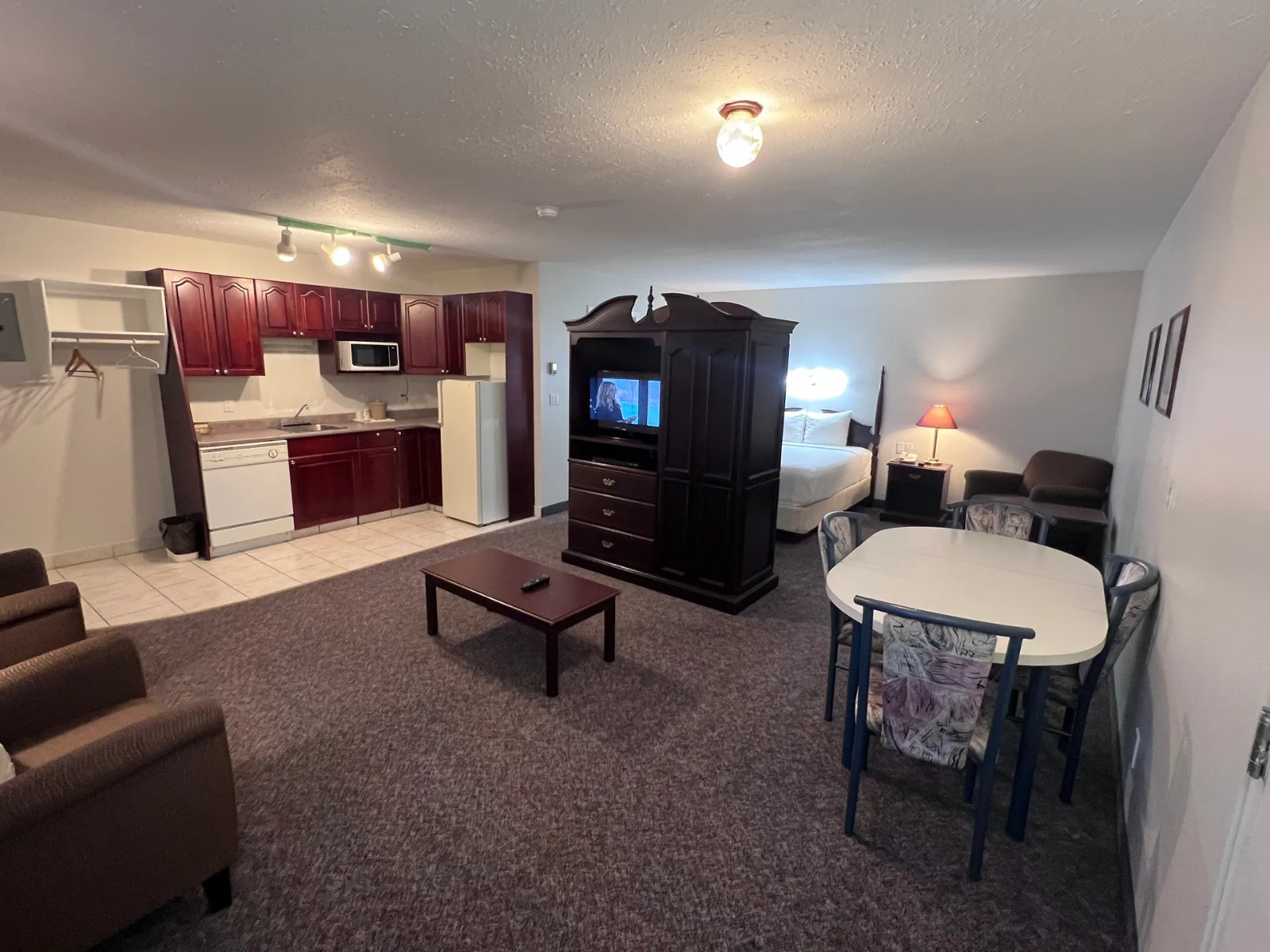 Book Your Hotel in Whitecourt AB